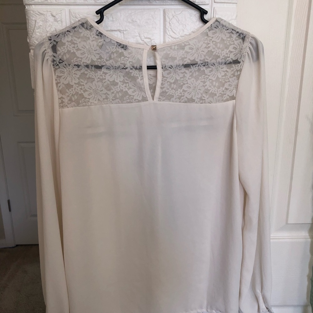 Lace Ribbon blouse - Picture 2 of 2